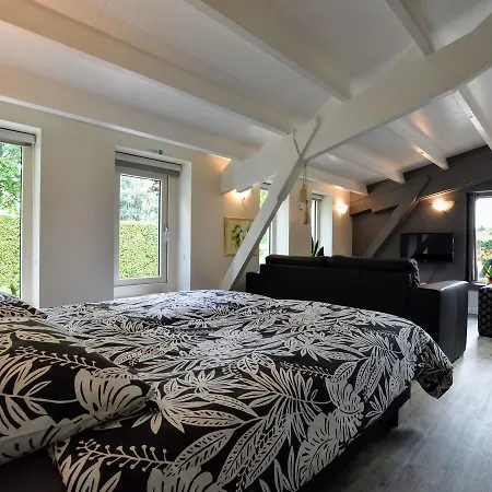 Modern In With River Nearby Apartamento