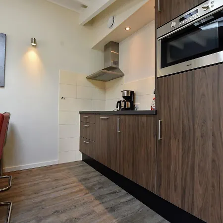 Apartamento Modern In With River Nearby