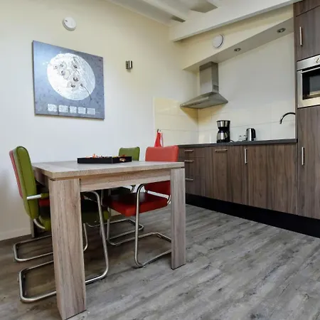 Modern In With River Nearby Apartamento *